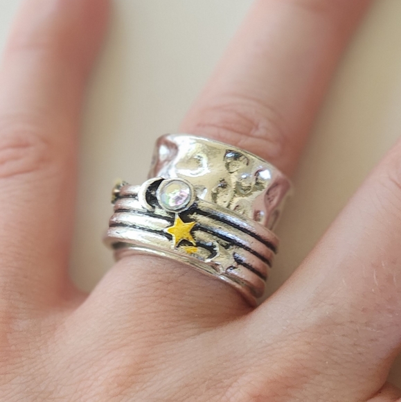 🌟 Galaxy Spinner Ring - Picture 3 of 7